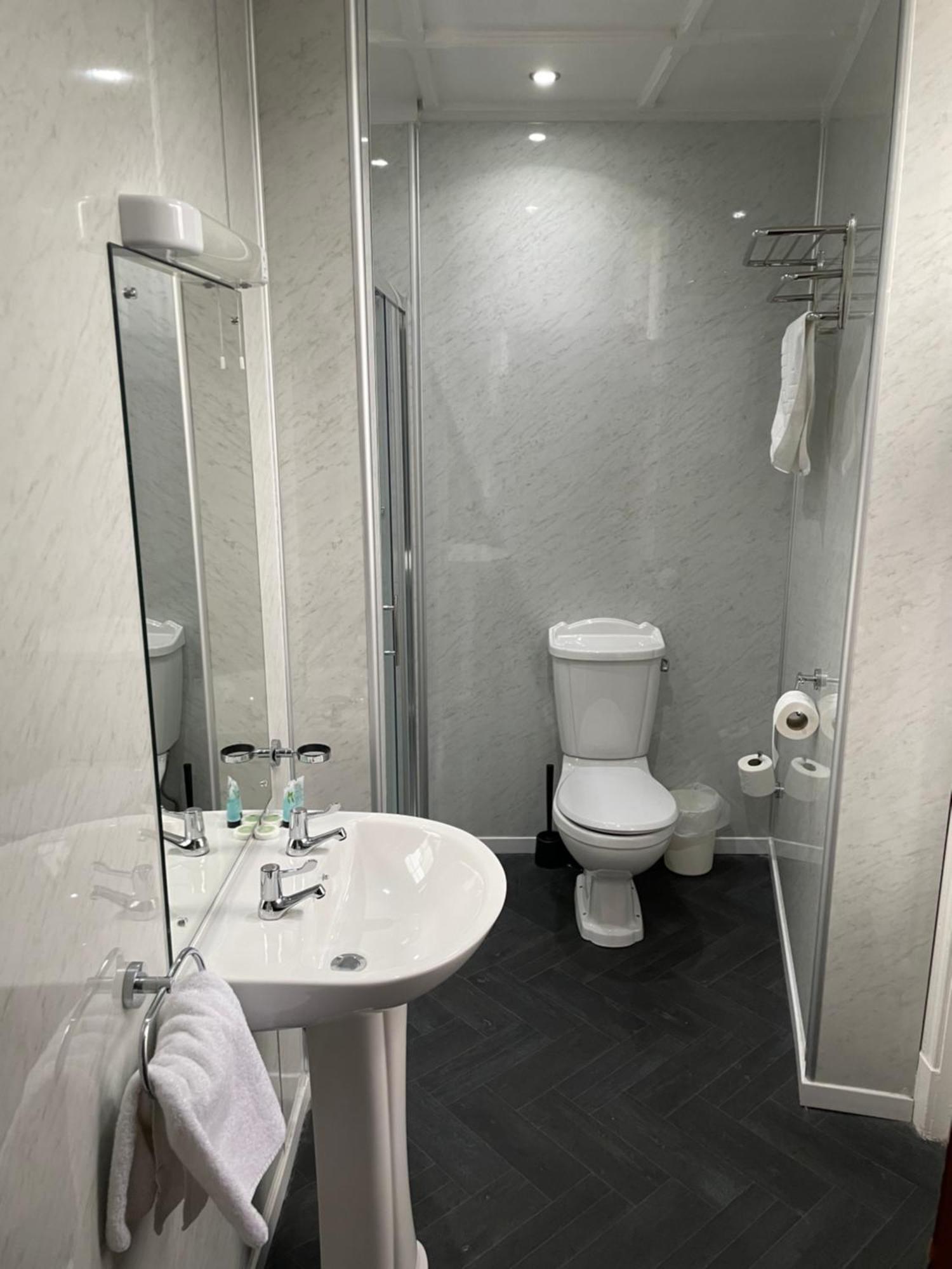 The George Hotel 휫비 외부 사진